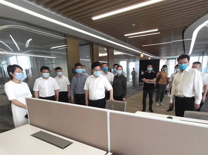 長沙市委書記胡衡華赴楷林國際 調(diào)研岳麓區(qū)經(jīng)濟社會發(fā)展情況