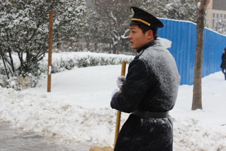 看楷林打響與冬天第一場雪的保衛戰